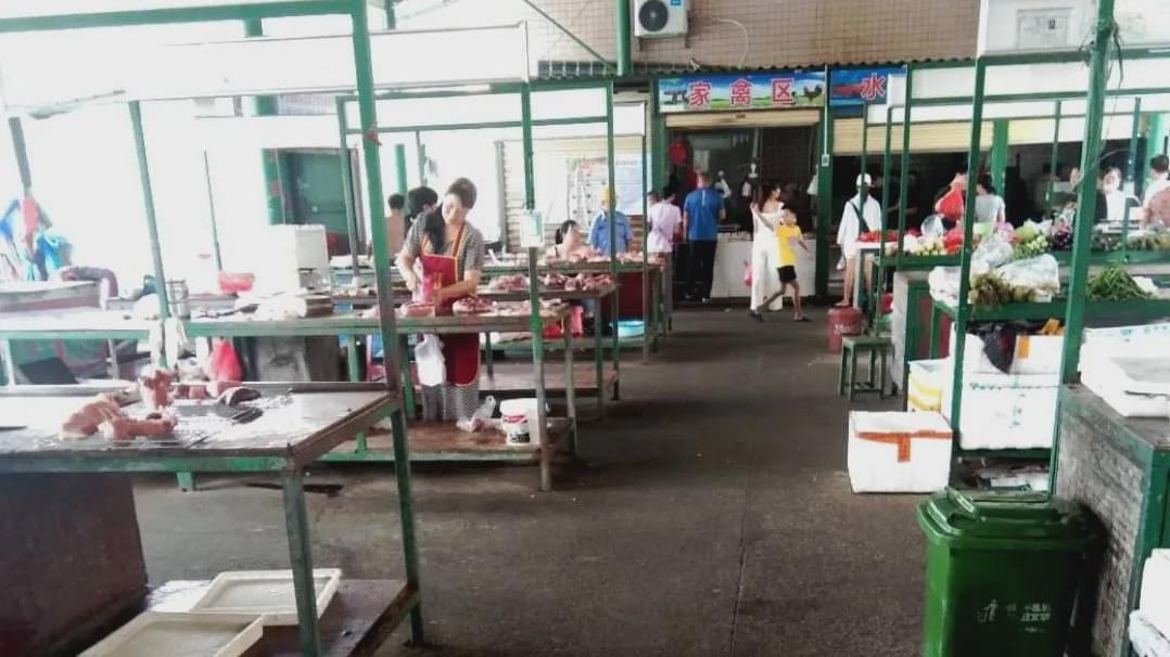 多举措开展苏仙城区农贸市场环境卫生执法工作