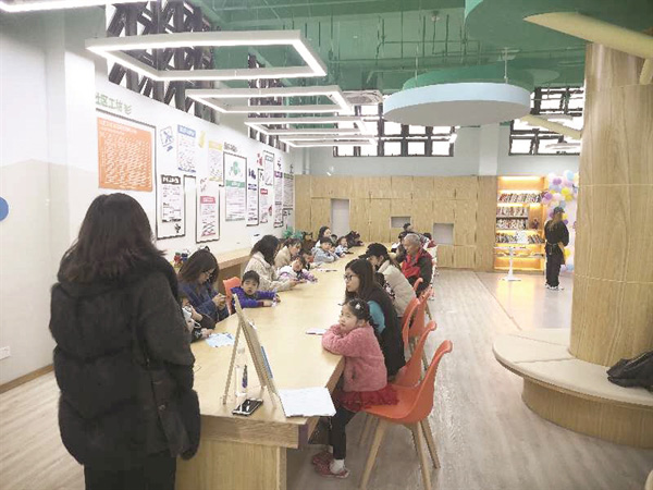 智慧农贸市场真先进 买菜、办事、免费看娃“一站式”服务