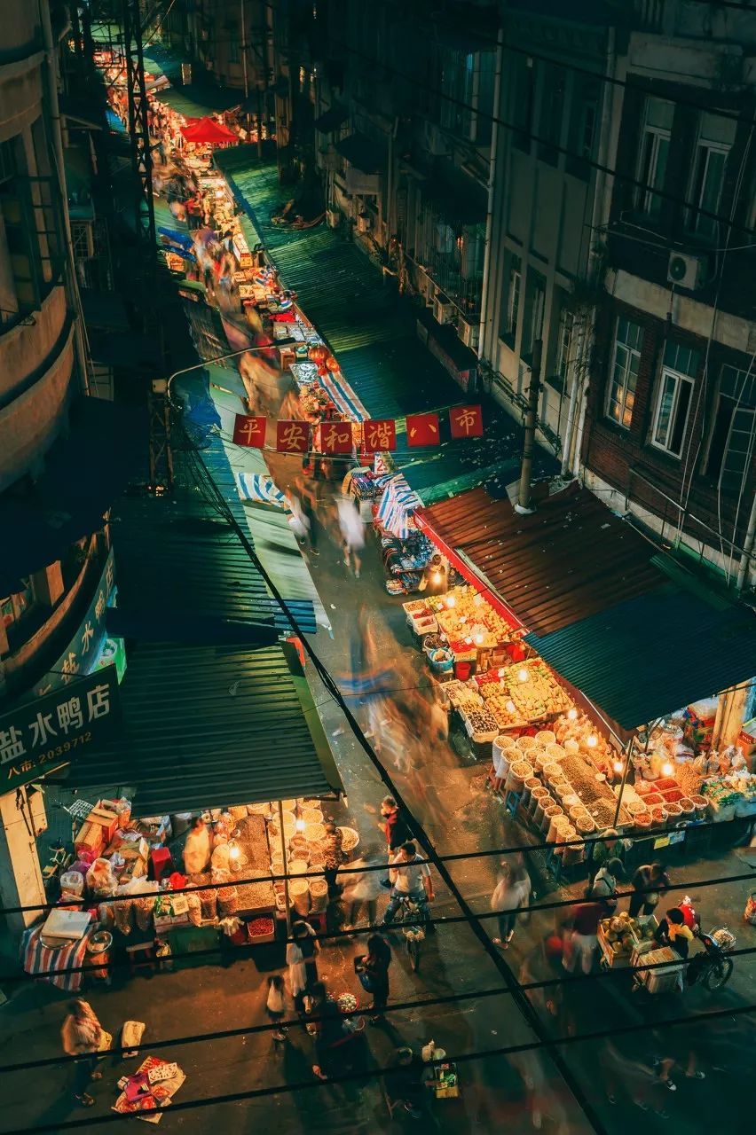 厦门八市，烟火气十足。/图虫